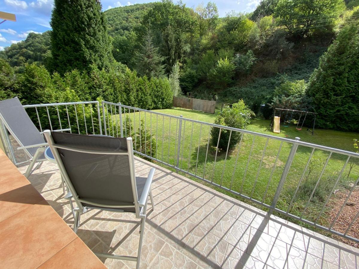 Roosartige Ferien - Ferienwohnung Am Weiherturm Бахарах Экстерьер фото